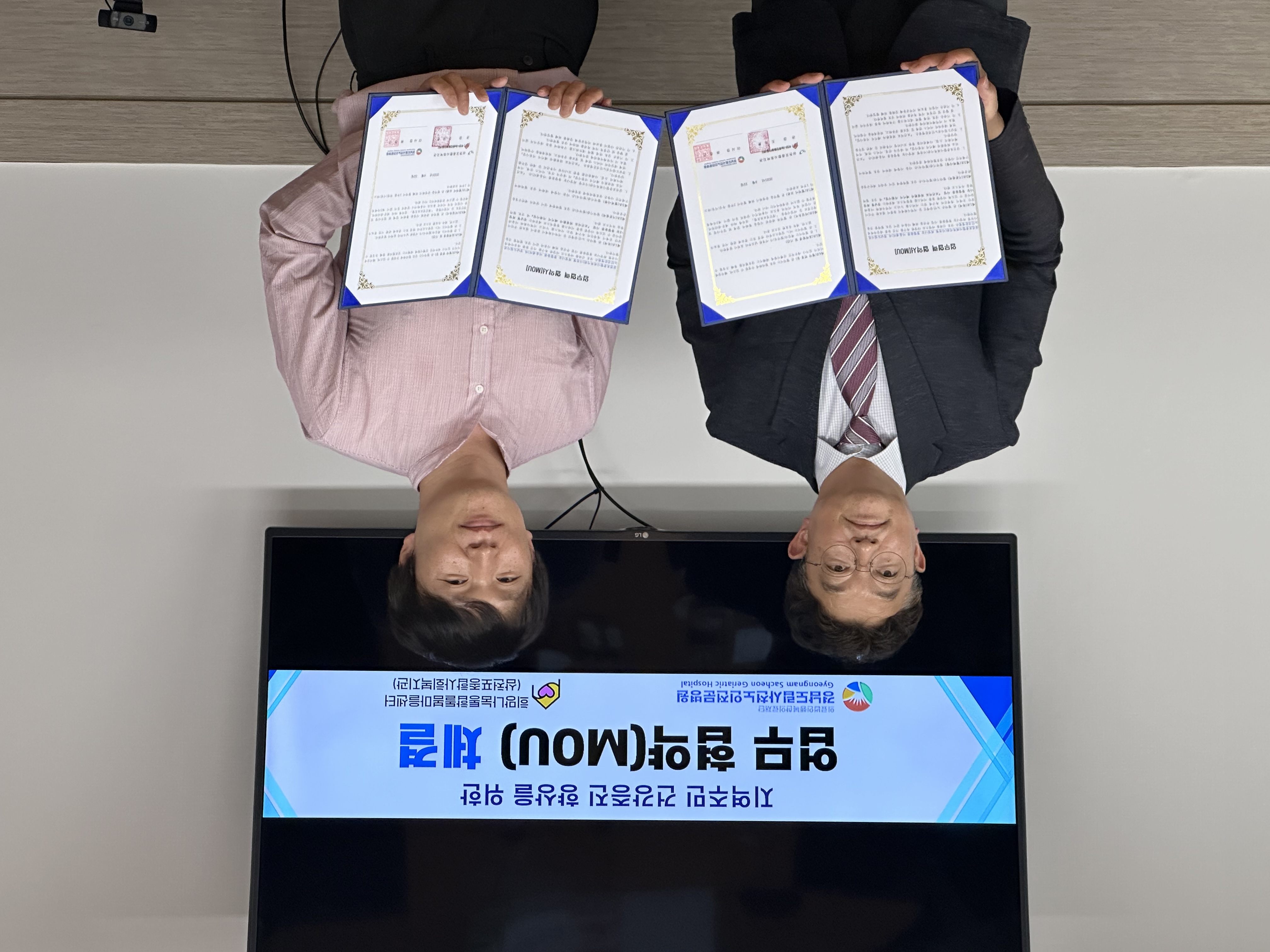 ù° ̹